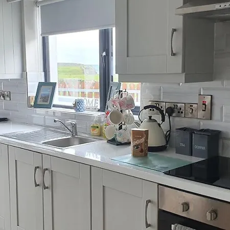 Beside The Sea & Minutes From Cliffs-clahane Shore *