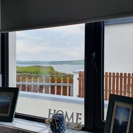 Сasa de vacaciones Beside The Sea & Minutes From Cliffs-clahane Shore