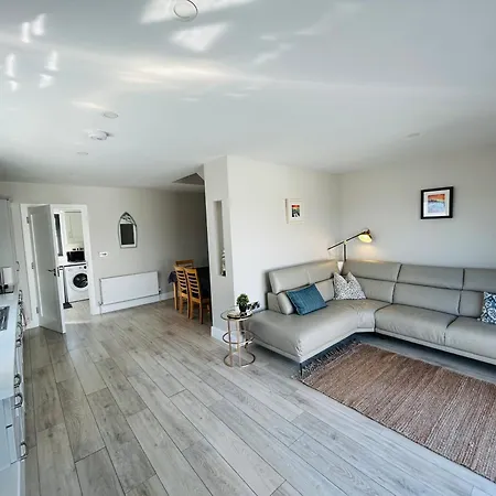 Beside The Sea & Minutes From Cliffs-clahane Shore