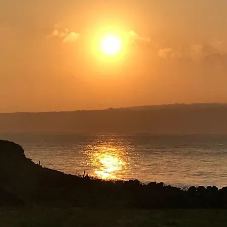 Beside The Sea & Minutes From Cliffs-clahane Shore Ferienhaus *