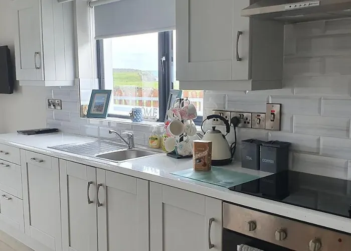 Beside The Sea & Minutes From Cliffs-clahane Shore *