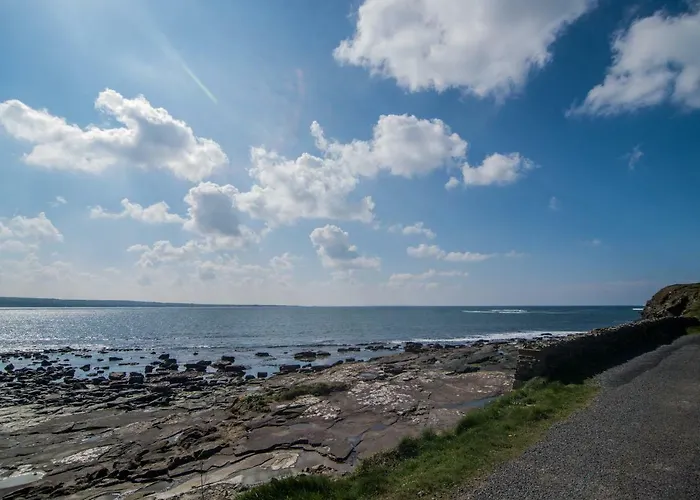 Beside The Sea & Minutes From Cliffs-clahane Shore *